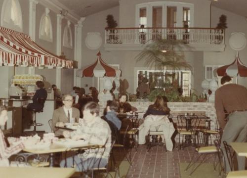 Snelling Dining Hall