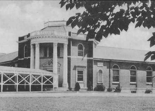 Snelling Dining Hall